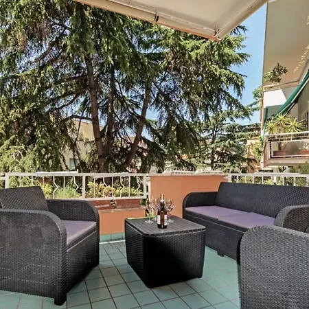 E&l 150sqm 3br Metro 30m Park *