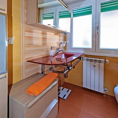 דירה E&l 150sqm 3br Metro 30m Park